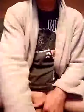 Snapshot of heitzer1072 chatting on December 3, 2024, 6:21 am heitzer1072 online show from December 3, 2024, 6:21 am