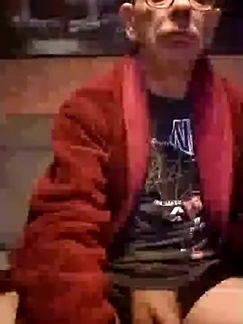 Snapshot of heitzer1072 chatting on January 17, 2025, 6:47 am heitzer1072 online show from January 17, 2025, 6:47 am