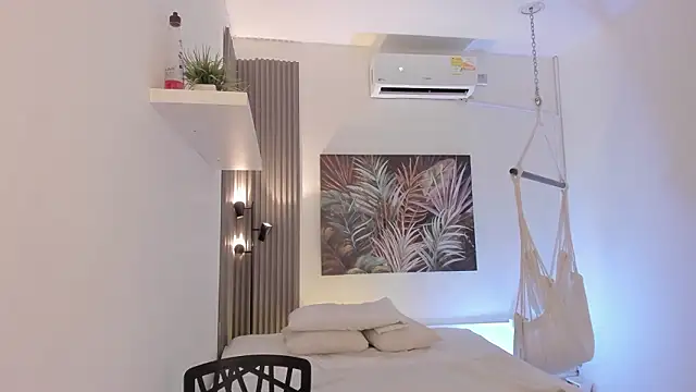 emma alice  online show from February 5, 2026, 11:06 am