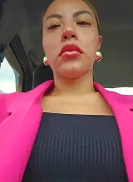 Karen San Miguel online show from September 23, 2025, 2:46 pm