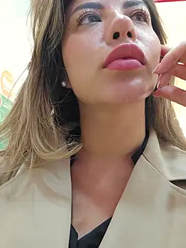 Karen San Miguel online show from September 10, 2025, 7:02 pm