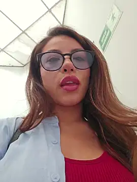 Snapshot of Karen_San_Miguel chatting on June 22, 2026, 7:22 pm Karen San Miguel online show from June 22, 2026, 7:22 pm