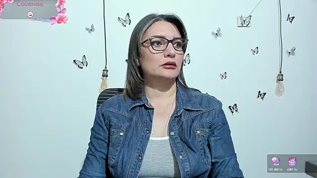 Amie Adams82  online show from October 14, 2025, 5:13 pm