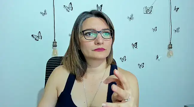 Amie Adams82  online show from March 18, 2025, 7:22 pm