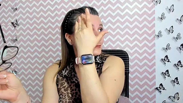 Amie Adams82  online show from February 17, 2025, 10:27 pm