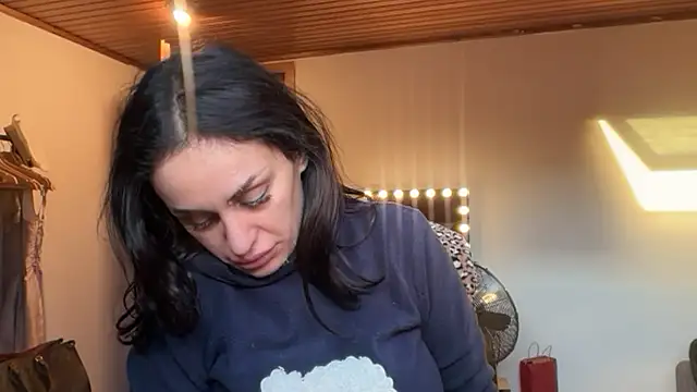 Snapshot of JeSuisUnTapin chatting on December 1, 2025, 7:42 am JeSuisUnTapin online show from December 1, 2025, 7:42 am