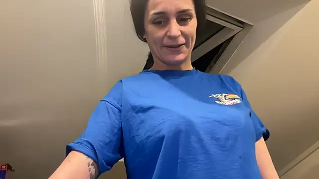 Snapshot of JeSuisUnTapin chatting on January 5, 2026, 5:27 pm JeSuisUnTapin online show from January 5, 2026, 5:27 pm