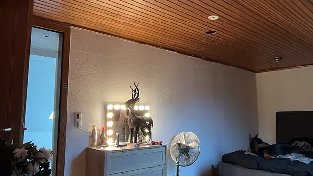 Snapshot of JeSuisUnTapin chatting on December 20, 2025, 12:52 pm JeSuisUnTapin online show from December 20, 2025, 12:52 pm