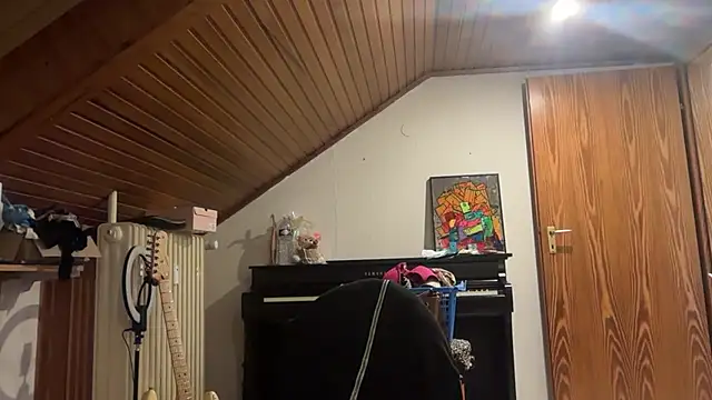 JeSuisUnTapin online show from April 16, 2026, 9:39 pm