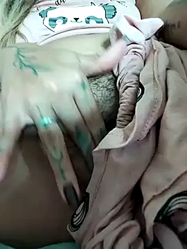 Snapshot of perolaar chatting on March 8, 2025, 12:20 pm perolaar online show from March 8, 2025, 12:20 pm