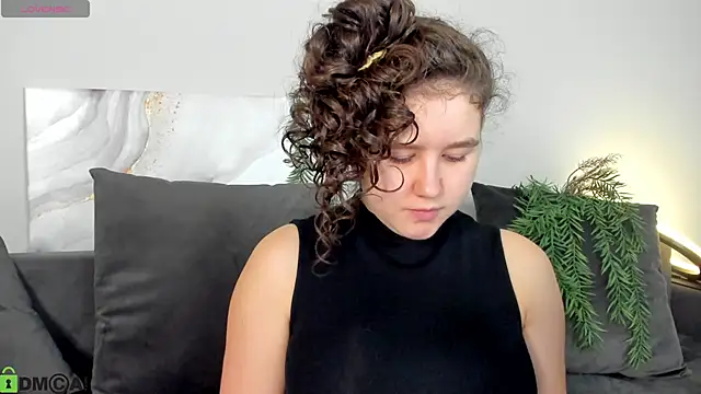 Ariella Sol online show from April 26, 2026, 1:14 am