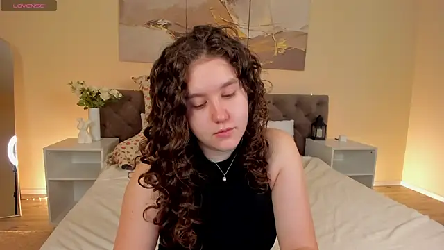Ariella Sol online show from June 4, 2026, 12:48 am