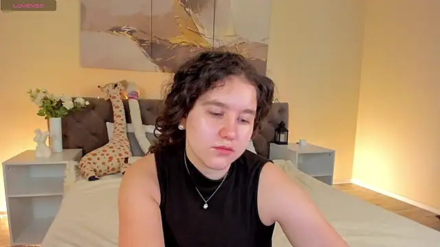 Ariella Sol online show from June 5, 2026, 1:10 am