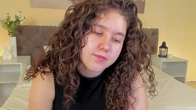 Ariella Sol online show from June 18, 2026, 1:04 am