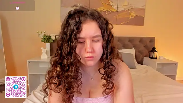 Ariella Sol online show from June 11, 2026, 2:53 am