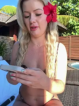 LoveShae  online show from May 26, 2026, 5:55 pm