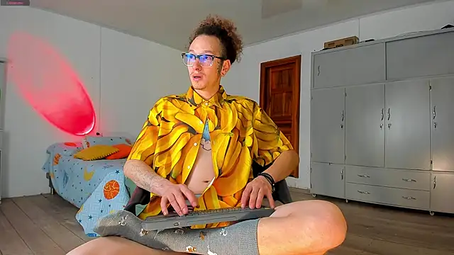 MrShaggy online show from June 1, 2026, 5:40 am