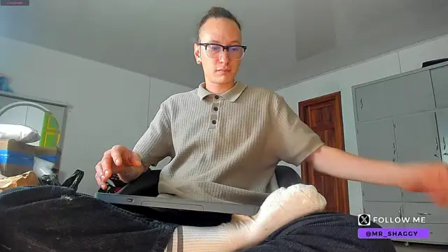 MrShaggy online show from May 18, 2026, 5:23 am