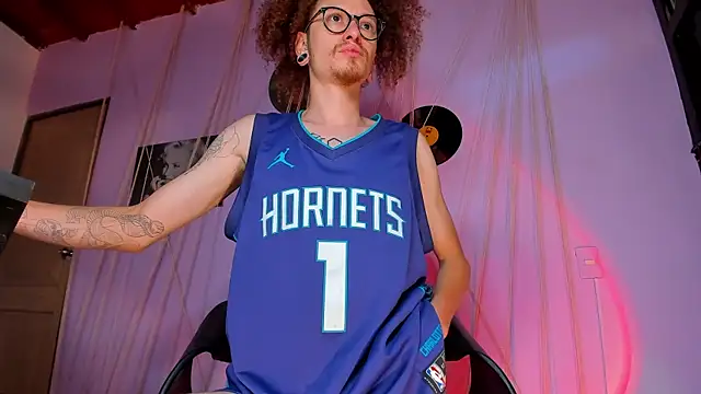 Snapshot of MrShaggy chatting on January 14, 2025, 1:28 pm MrShaggy online show from January 14, 2025, 1:28 pm