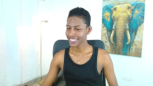 maiki18  online show from October 2, 2025, 8:56 pm