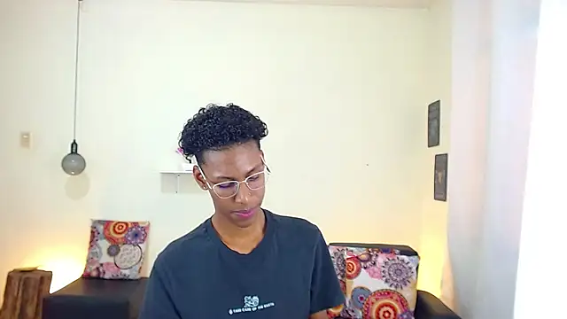 maiki18  online show from March 12, 2025, 7:58 pm