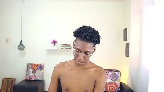 maiki18  online show from March 11, 2025, 4:51 pm