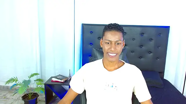 maiki18  online show from March 13, 2026, 8:47 pm