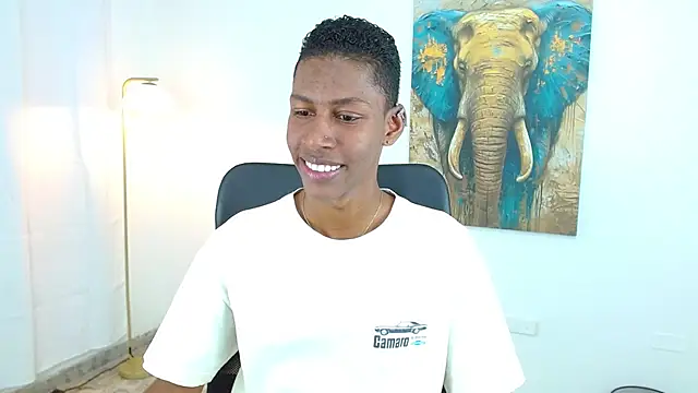 maiki18  online show from October 16, 2025, 8:50 pm