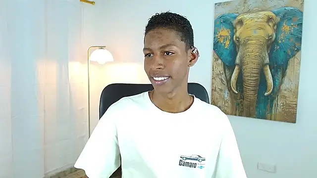 maiki18  online show from September 29, 2025, 8:47 pm