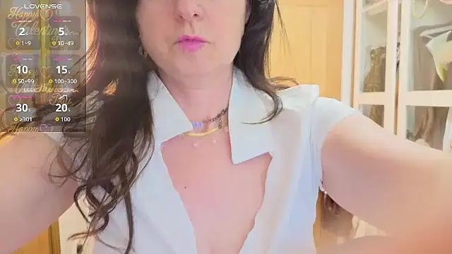 Snapshot of elelecta chatting on March 31, 2026, 8:49 am elelecta online show from March 31, 2026, 8:49 am