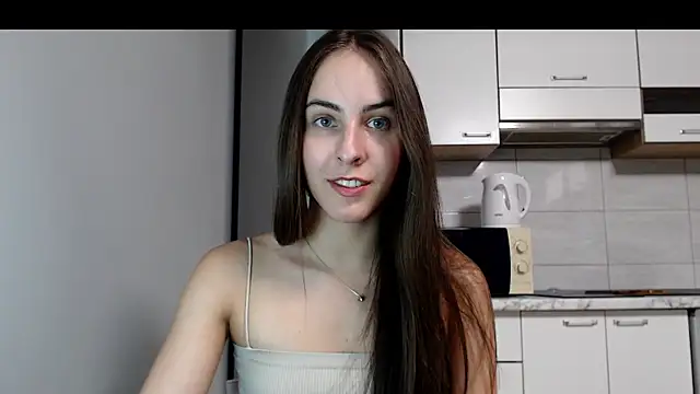 Snapshot of SierraSky_ chatting on August 4, 2026, 5:17 pm SierraSky online show from August 4, 2026, 5:17 pm