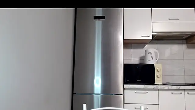 Snapshot of SierraSky_ chatting on June 4, 2026, 5:17 pm SierraSky online show from June 4, 2026, 5:17 pm