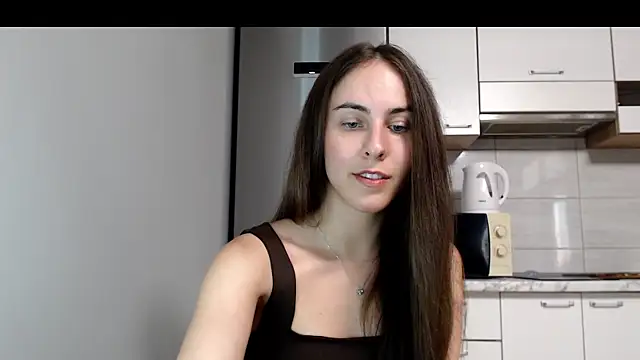 Snapshot of SierraSky_ chatting on July 2, 2026, 5:19 pm SierraSky online show from July 2, 2026, 5:19 pm