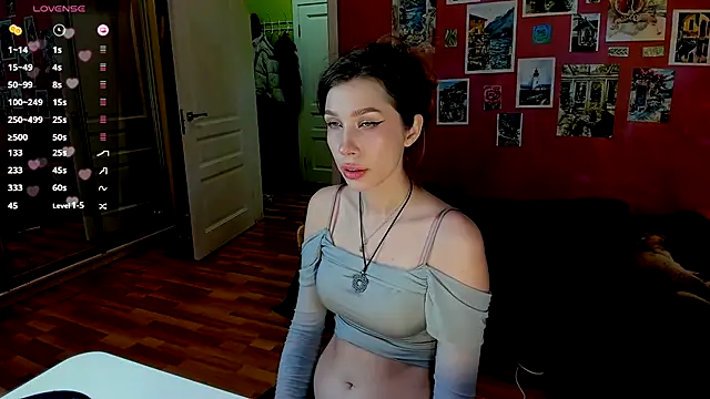 tenderdreams online show from October 11, 2025, 9:27 pm