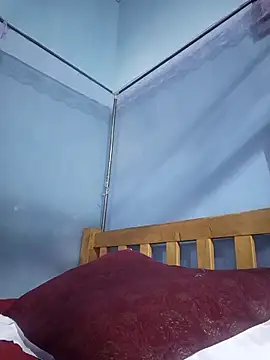 cocolicky online show from October 18, 2025, 8:16 am