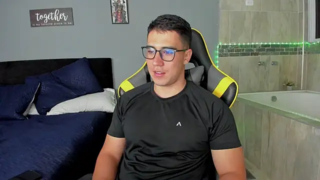 owengray2n online show from February 22, 2025, 1:11 am