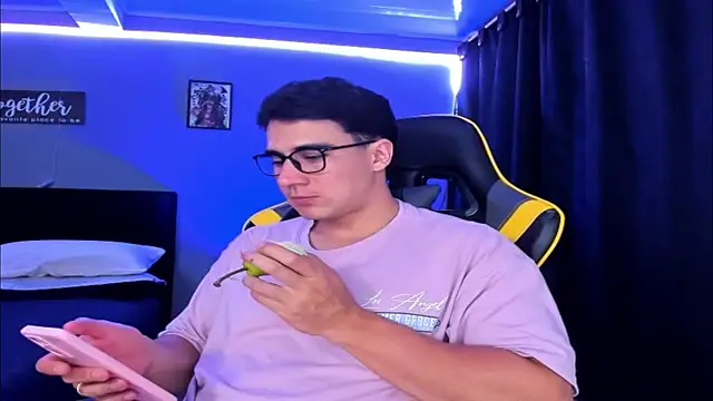 owengray2n online show from October 12, 2025, 11:06 pm