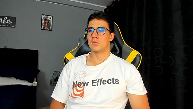 owengray2n online show from September 30, 2025, 12:49 am