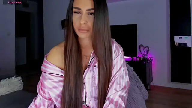 K chic online show from February 26, 2025, 9:09 pm