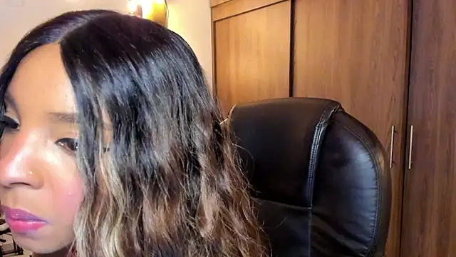 alikahouston4 online show from March 13, 2025, 6:37 am