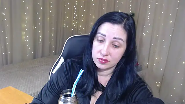 JillStevens online show from January 7, 2026, 12:04 am