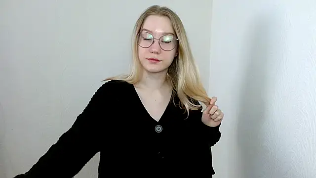 cindi hot online show from March 18, 2025, 8:39 am