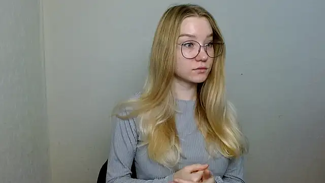 cindi hot online show from November 11, 2025, 8:53 am