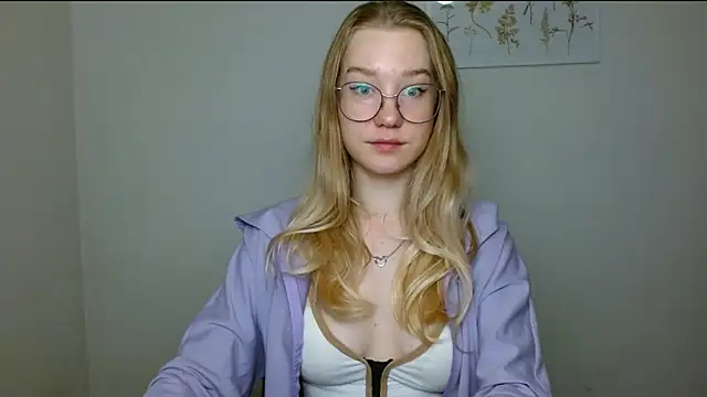 cindi hot online show from October 8, 2025, 9:33 am