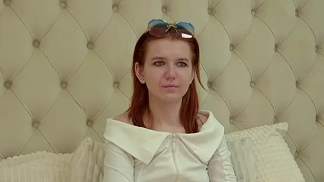 LessySmith online show from March 18, 2025, 1:13 am