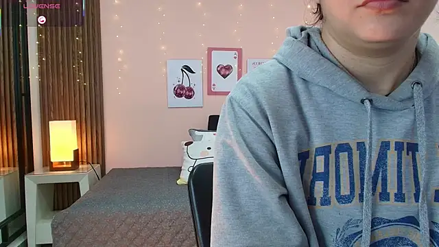 Snapshot of alina_martinelli chatting on March 20, 2026, 12:28 pm alina martinelli online show from March 20, 2026, 12:28 pm