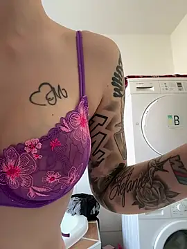 LenaSophie online show from March 5, 2025, 12:00 pm