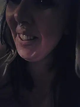 Snapshot of -BonnieBlack- chatting on April 2, 2026, 4:08 am -BonnieBlack- online show from April 2, 2026, 4:08 am