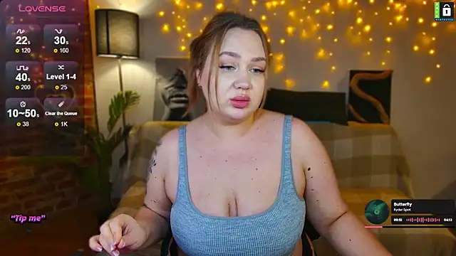 Snapshot of -LinaLove- chatting on February 21, 2025, 7:54 pm -LinaLove- online show from February 21, 2025, 7:54 pm