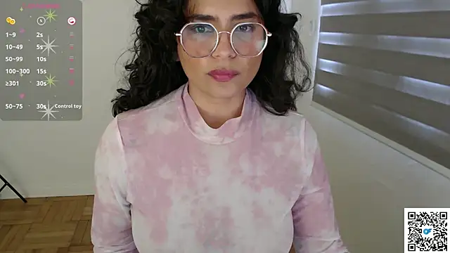 cinnamon rosa online show from October 28, 2025, 8:08 pm